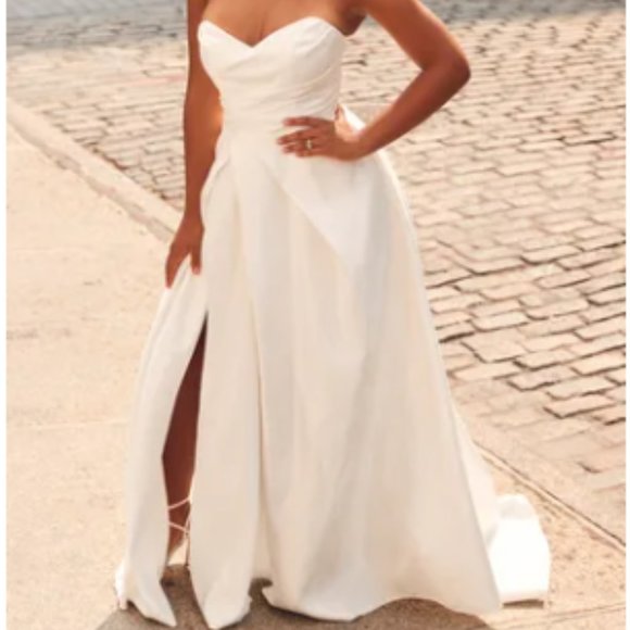 Lulus Wedding Dress - Picture 1 of 1